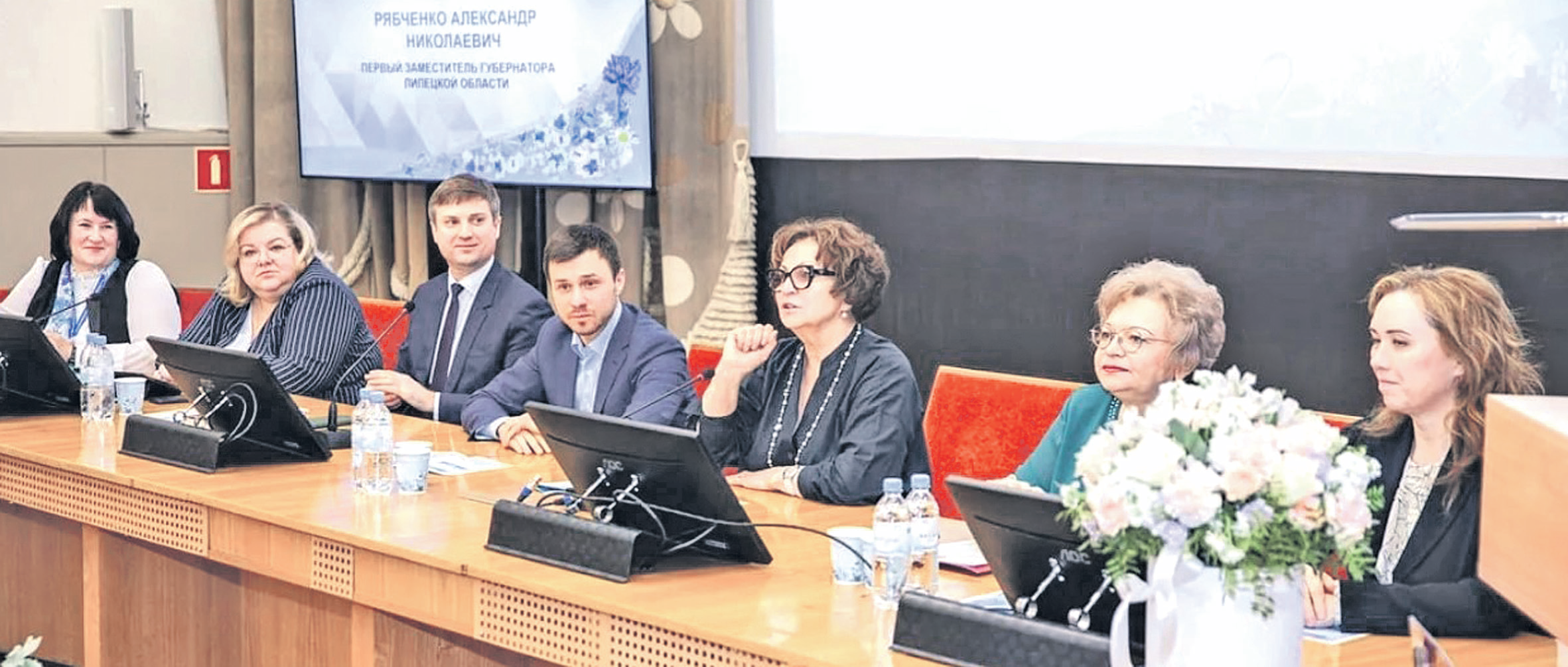 В московском здании Союза женщин России 27 февраля встретились более 100 подруг Союза (газета "Заветы Ильича" от 07.03.24)